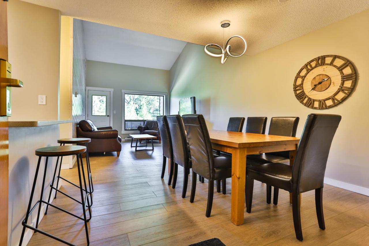 Griz Inn By Stayin Fernie Room photo