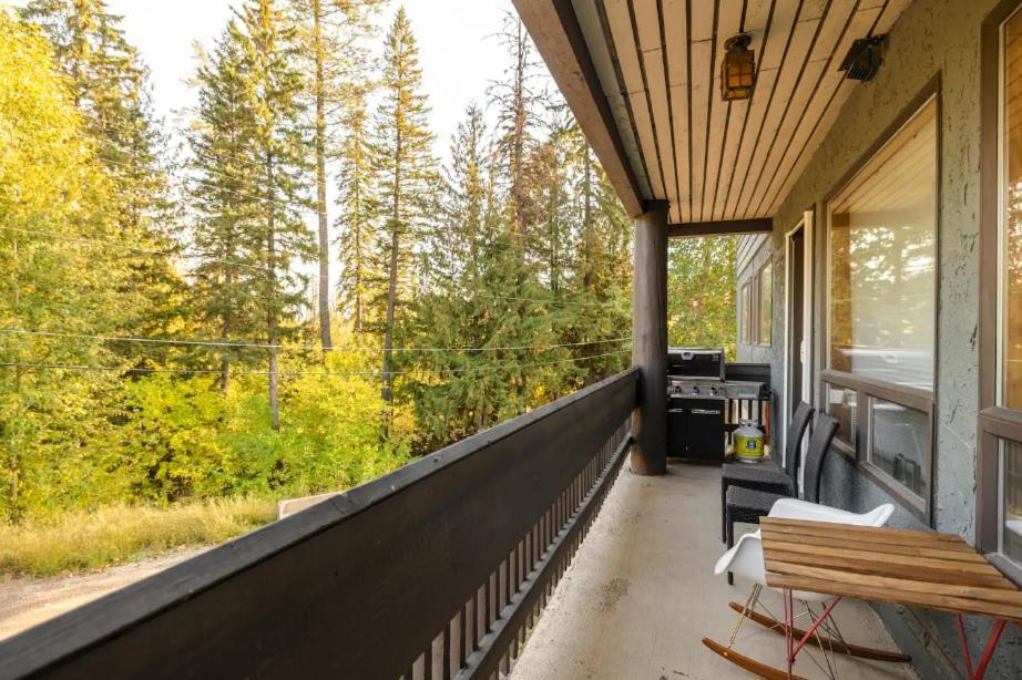 Griz Inn By Stayin Fernie Room photo