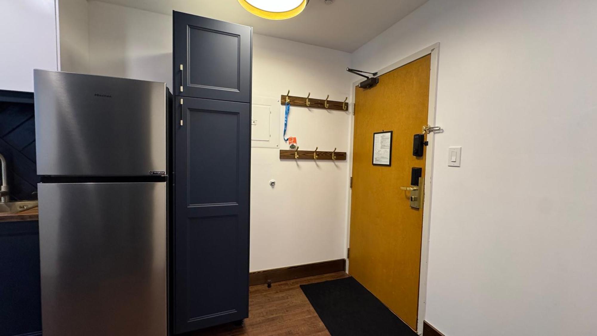Griz Inn By Stayin Fernie Room photo